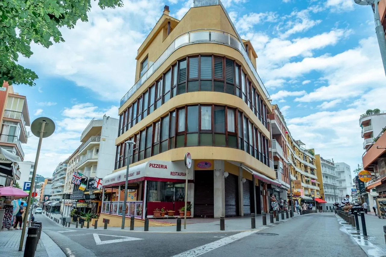 Apartament Central ile iletişim